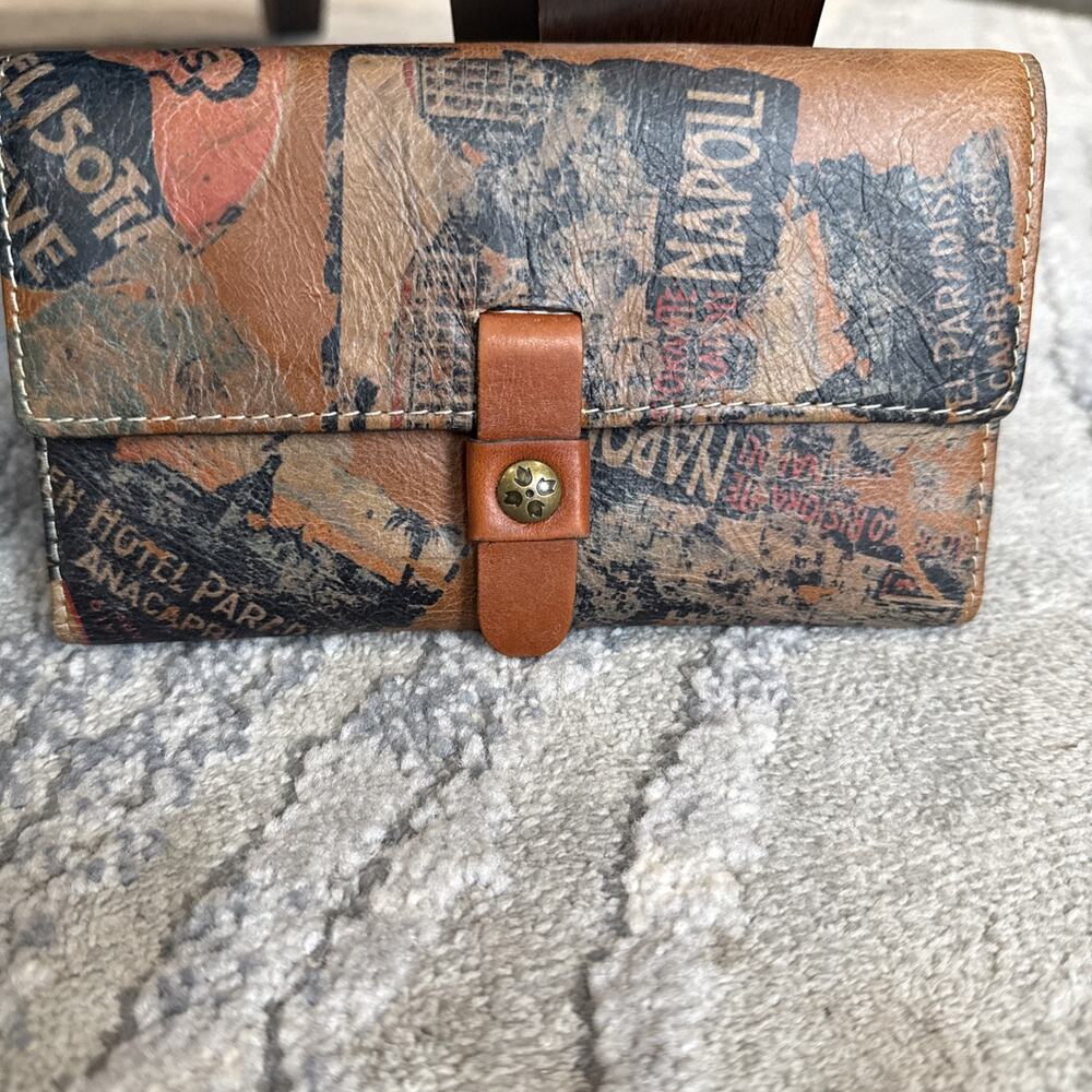 Patricia Nash Vintage Patch Old World Traveler Leather Wallet Clutch